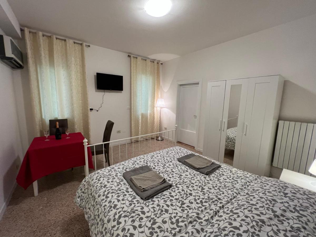 Casa Roma Rooms& Apartmens Padua Buitenkant foto
