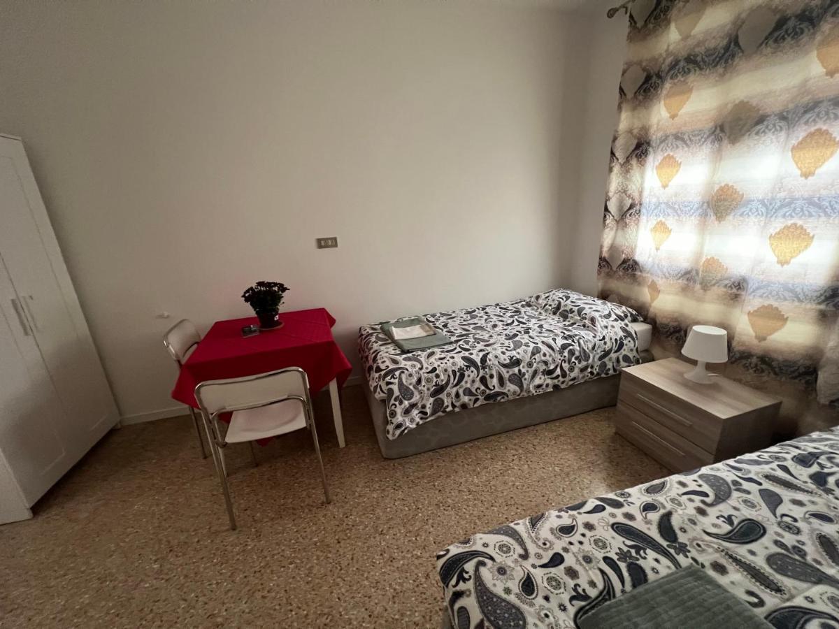 Casa Roma Rooms& Apartmens Padua Buitenkant foto